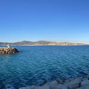 Très Bel Entièrement Rénové Appartement Empuriabrava